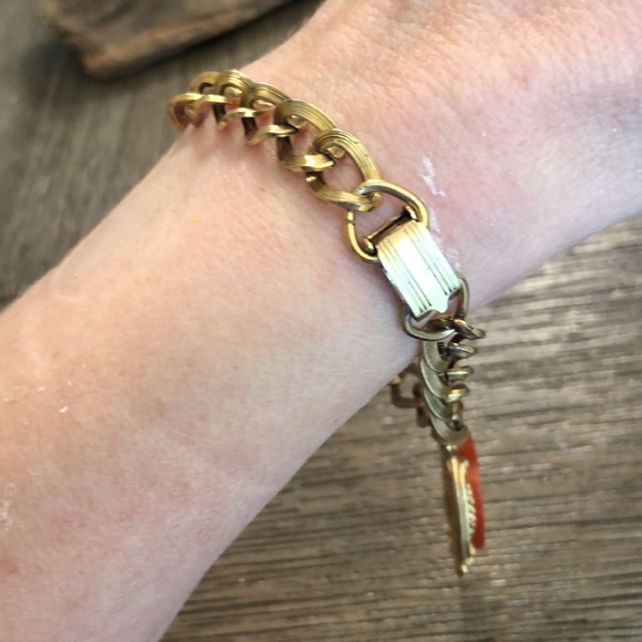 Antique Gold Chain Bracelet w/Faux Stone Cameo - Picture 14 of 16